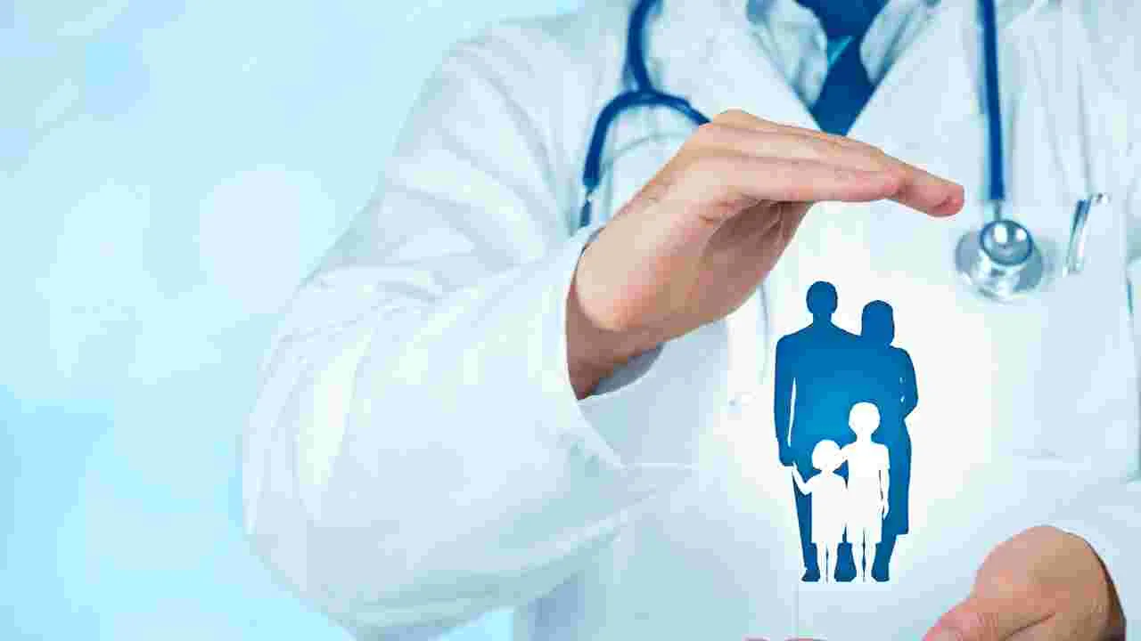 ఆరోగ్య బీమాలో ఏ పాలసీ బెటర్‌?