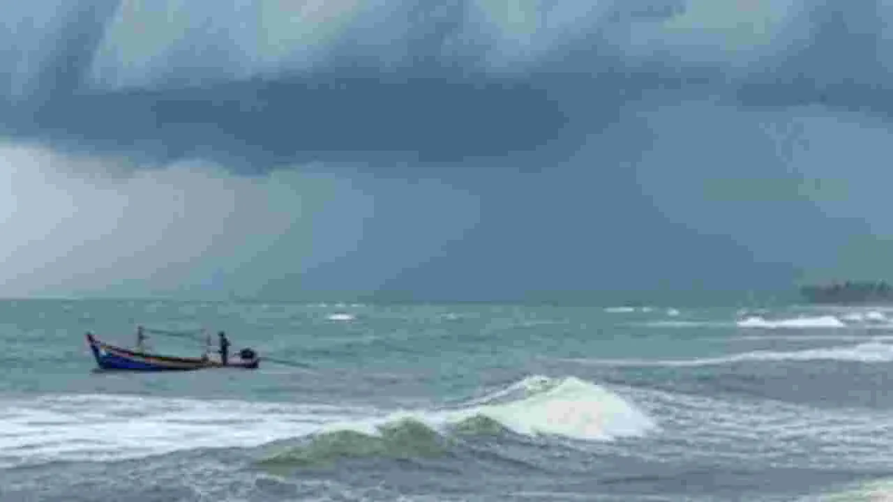 ఒకదాని వెంట మరొక అల్పపీడనం