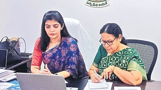 విద్యార్థినుల సమస్యల పరిష్కారానికి లీగల్‌ క్లబ్స్‌