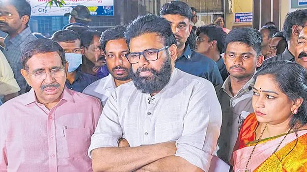 క్షతగాత్రులకు డిప్యూటీ సీఎం పవన్‌ పరామర్శ