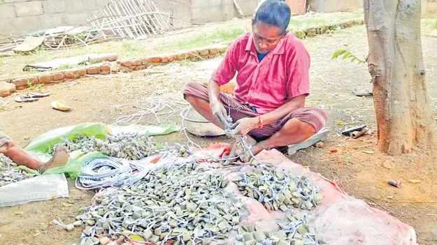 అనుమతి కిలోల్లో.. తయారీ క్వింటాళ్లలో