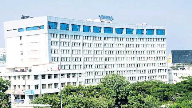 పర్యాటక ప్రాజెక్టులకు వీఎంఆర్‌డీఏ భూములు