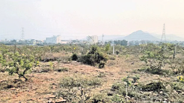 ఆక్రమించు.. అమ్మేయ్‌..