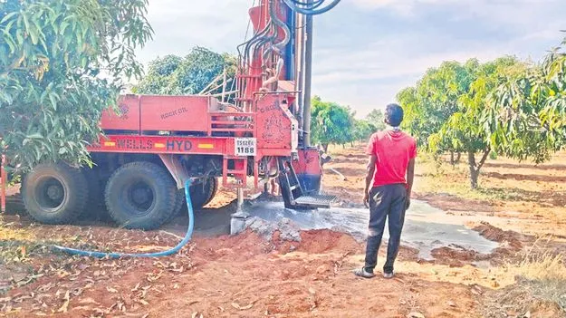 అడుగంటిన భూగర్భ జలాలు  