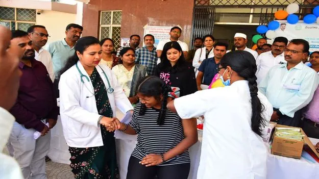 బాలికలకు హెచ్‌పీవీ వ్యాక్సిన్‌ వేయించాలి