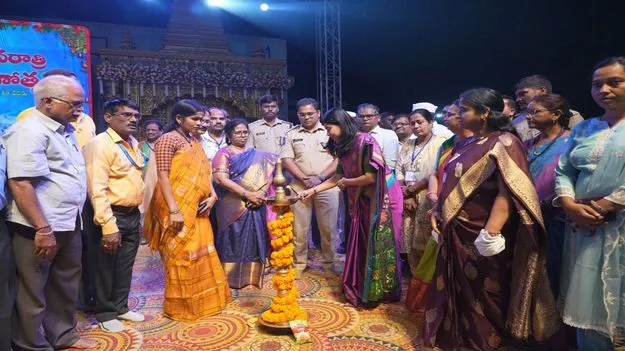 అలరించిన సాంస్కృతిక ప్రదర్శనలు