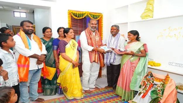 పేదల సొంతింటి  కల సాకారమే ప్రభుత్వ లక్ష్యం