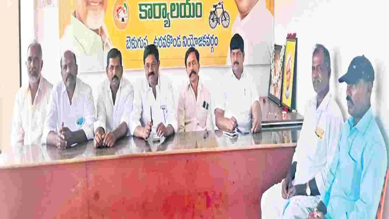 విశ్వా.. చిల్లర రాజకీయాలు మానుకో 