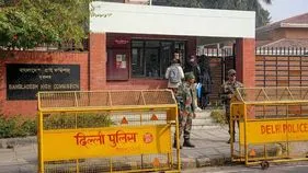 భారతీయులకు వీసా సర్వీసులను పునరుద్ధరించిన బంగ్లాదేశ్