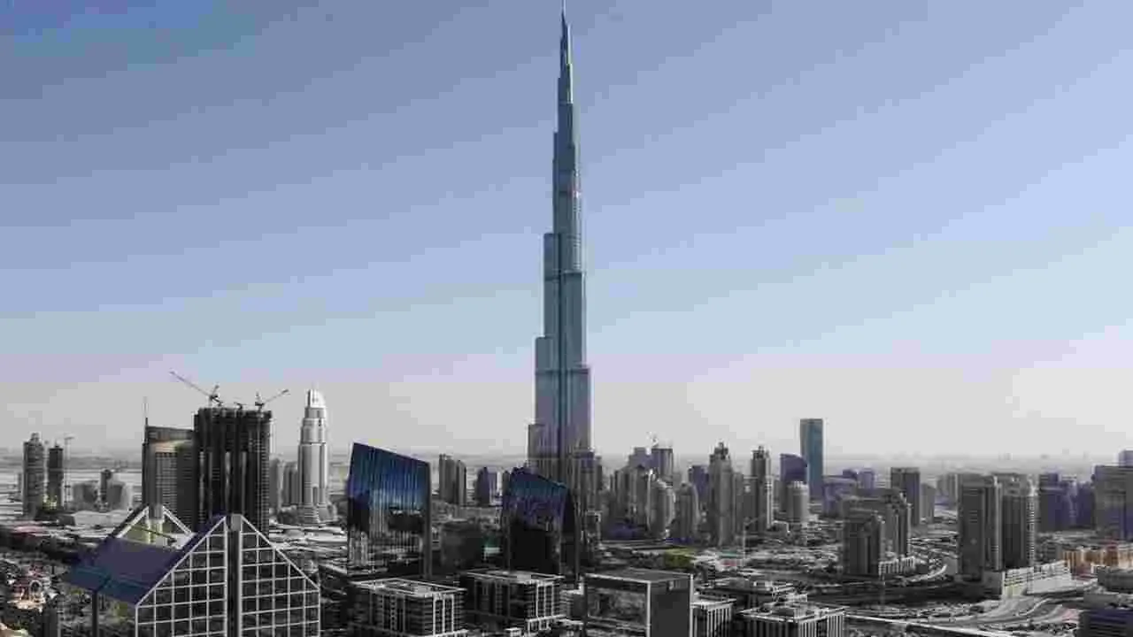 దుబాయ్‌లో హై టెన్షన్.. బుర్జ్ ఖలీఫా ఖాళీ..