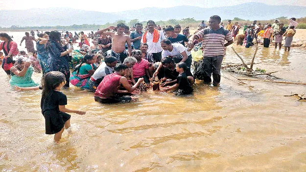   Chakratheertha  నేత్రపర్వం.. చక్రతీర్థ స్నానం 