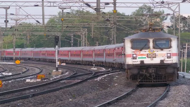 రాయలసీమ ఎక్స్‌ప్రెస్‌కు బొల్లారంలో స్టాపేజీ