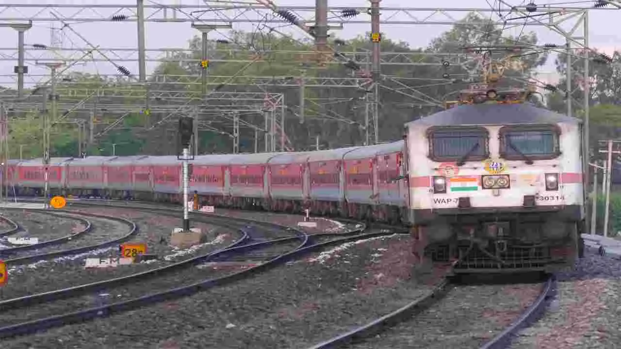 రాయలసీమ ఎక్స్‌ప్రెస్‌కు బొల్లారంలో స్టాపేజీ