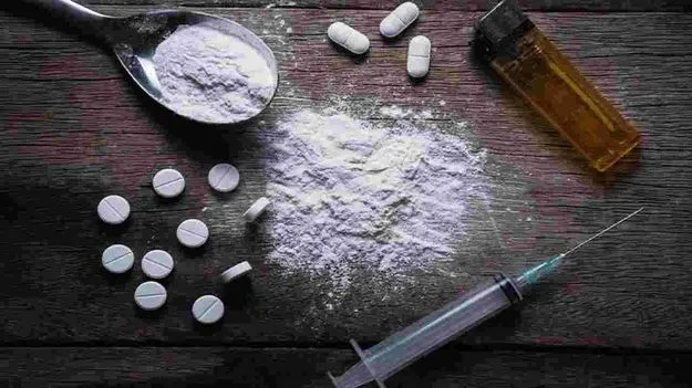 బతుకుదెరువుకు వచ్చి డ్రగ్స్‌ విక్రయం