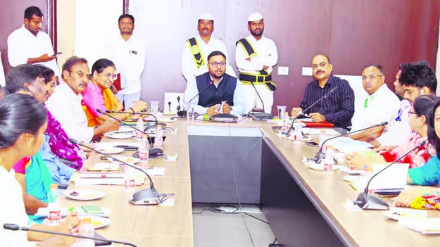 ఉపాధి పథకాన్ని పటిష్ఠంగా అమలుచేయాలి