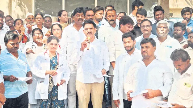 వందపడకల ఆస్పత్రిగా అప్‌గ్రేడ్‌ చేసేందుకు కృషి