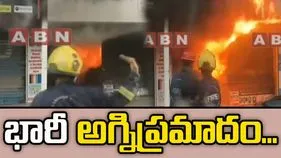 మొబైల్ షాప్‌లో చెలరేగిన మంటలు.. అప్రమత్తమైన ఫైర్ సిబ్బంది