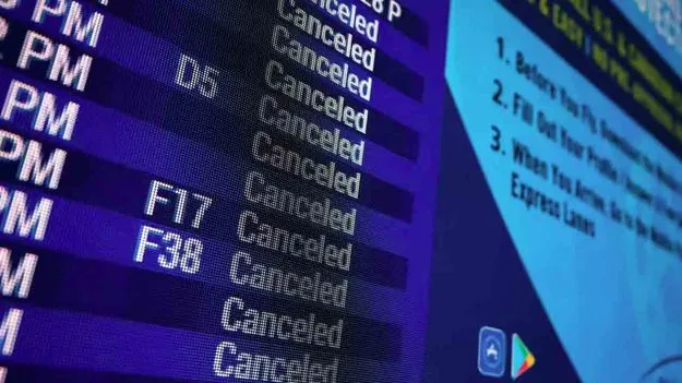 భారత విమానయాన రంగంపై యుద్ధం ఎఫెక్ట్.. భారీ సంఖ్యలో సర్వీసుల రద్దు..