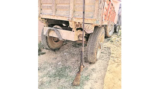 ఏమనుకుంటున్నావ్‌.. కాల్చి పడేస్తా!