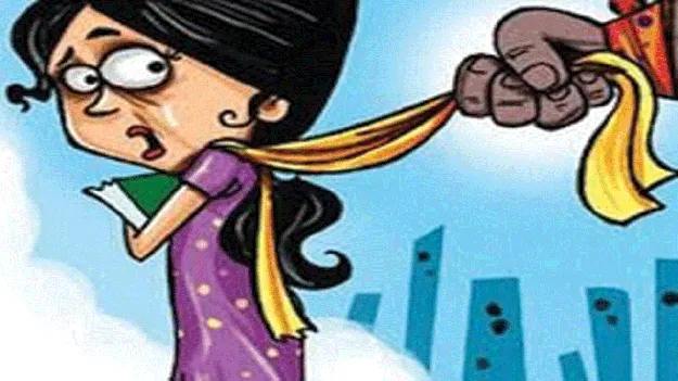 రెచ్చిపోతున్న ఆకతాయిలు!