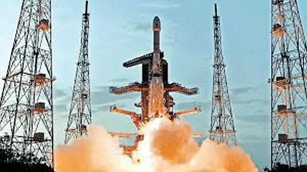 అంతరిక్షం వైపు అడుగులేద్దాం