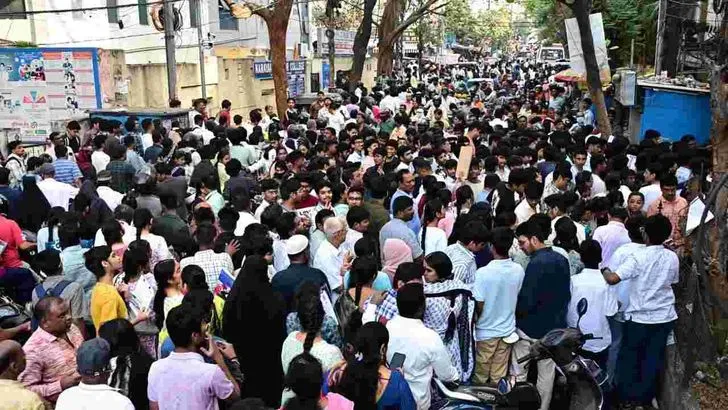 తెలంగాణ వ్యాప్తంగా నేటి నుండి ఇంటర్మీడియట్ పరీక్షలు ప్రారంభం.. పండుగ వాతావరణం