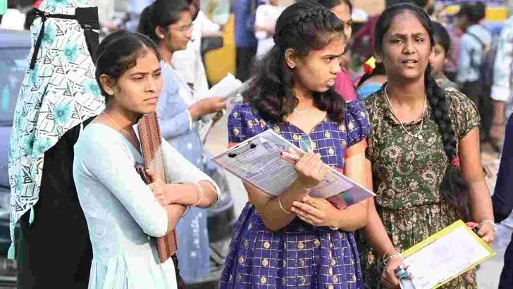 తెలంగాణ వ్యాప్తంగా నేటి నుండి ఇంటర్మీడియట్ పరీక్షలు ప్రారంభం.. పండుగ వాతావరణం