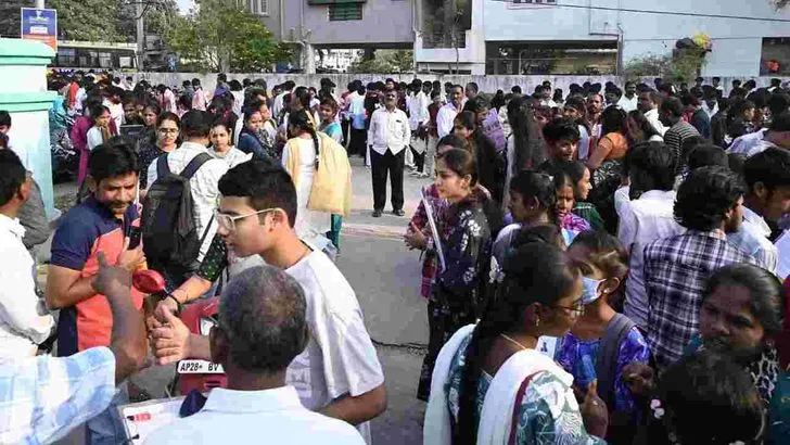 తెలంగాణ వ్యాప్తంగా నేటి నుండి ఇంటర్మీడియట్ పరీక్షలు ప్రారంభం.. పండుగ వాతావరణం