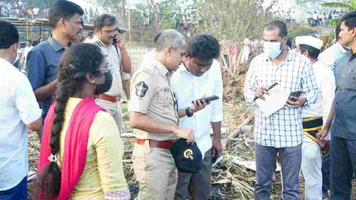 బాణసంచా పేలుడు బాధిత కుటుంబాలకు సీఎం చంద్రబాబు పరామర్శ