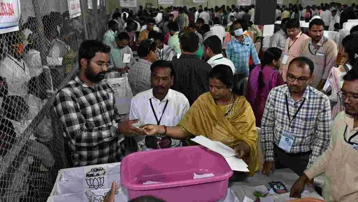 కరీంనగర్, నిజామాబాద్‌ జిల్లాల్లో మున్సిపల్ ఎన్నికల ఓట్ల లెక్కింపు మొదలు