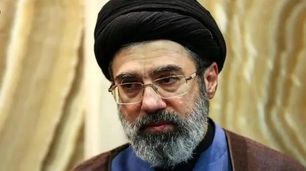 ఇజ్రాయెల్ తొలి దాడులు.. ఖమేనీ కుమారుడు ముజ్తబాకు గాయాలు..