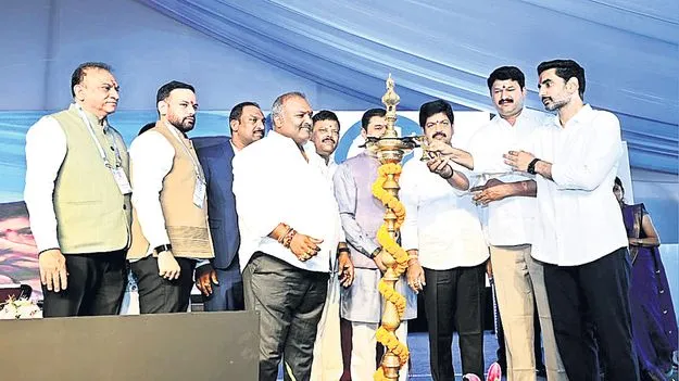 - రాష్ర్టానికి పరిశ్రమలు క్యూ