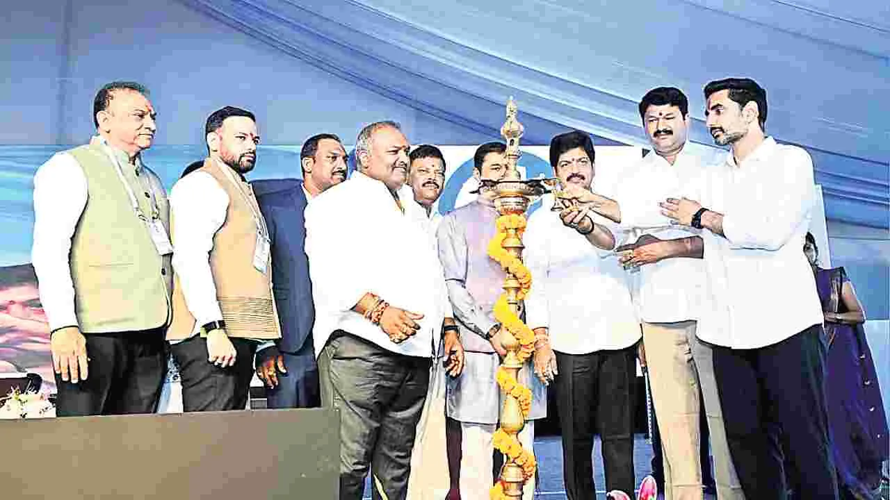 - రాష్ర్టానికి పరిశ్రమలు క్యూ