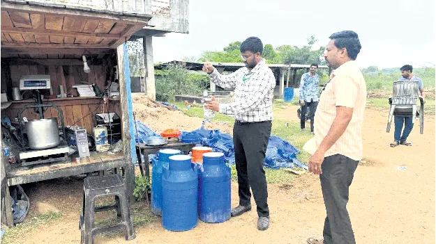 యథేచ్ఛగా కల్తీపాల తయారీ