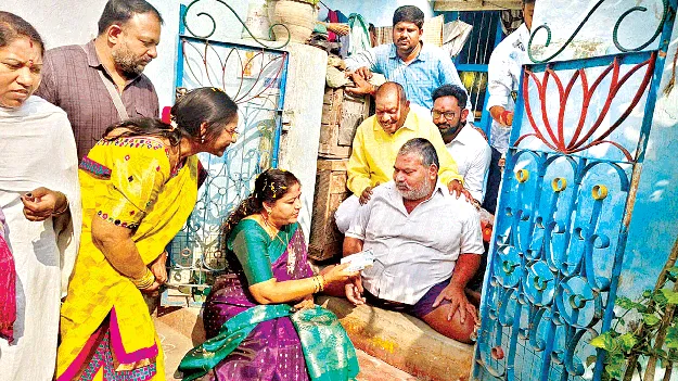   Pensions  పింఛన్లతో పండుగ 