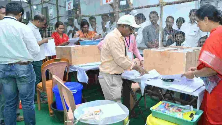 కరీంనగర్, నిజామాబాద్‌ జిల్లాల్లో మున్సిపల్ ఎన్నికల ఓట్ల లెక్కింపు మొదలు