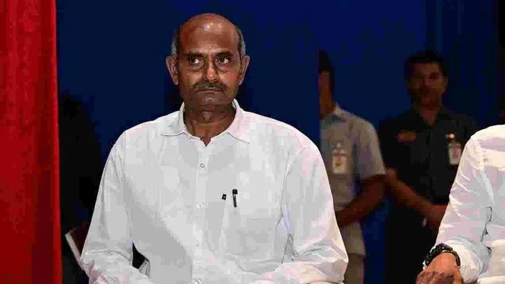  తెలంగాణ డీజీపీ ఎదుట లొంగిపోయిన మావోయిస్టు అగ్ర నేతలు 