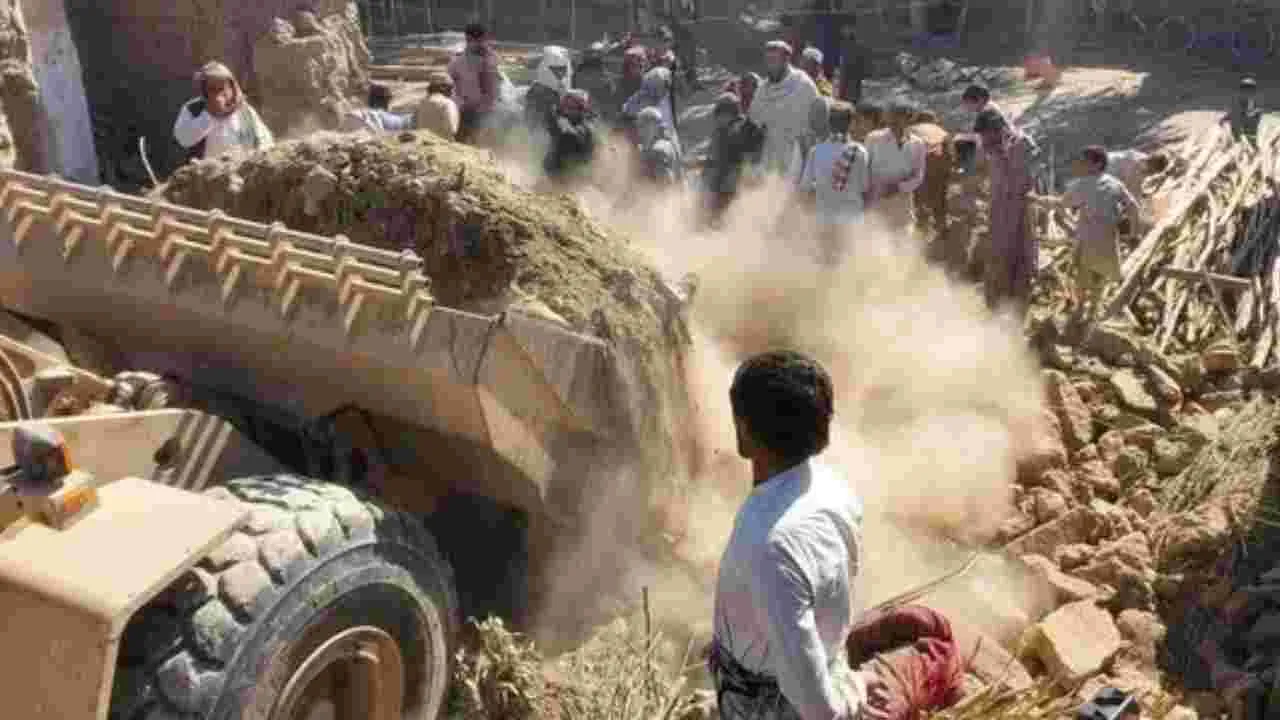 అఫ్గానిస్థాన్‌పై యుద్ధం ప్రకటించిన పాక్