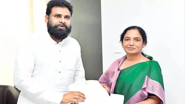 రోడ్లు.. తాగునీటికి నిధులివ్వండి