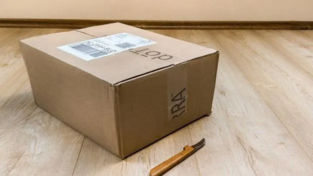 చెన్నై మహిళకు వచ్చిన పార్శిల్.. అందులో ఏమున్నాయో తెలిస్తే షాకవడం ఖాయం.. 