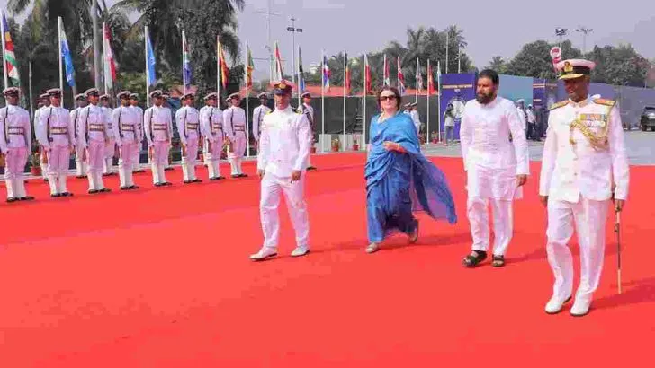 'ఇంటర్నేషనల్ ఫ్లీట్ రివ్యూ'లో ప్రత్యేక ఆకర్షణగా పవన్ దంపతులు