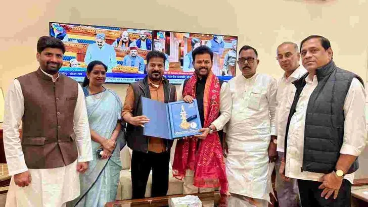 విమానయానశాఖ మంత్రి రామ్మోహన్ నాయుడుతో తెలంగాణ సీఎం రేవంత్ రెడ్డి భేటీ