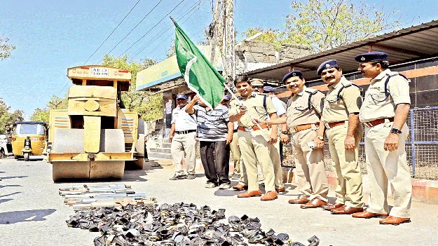 శబ్దాలు చేస్తే వాహనాలు సీజ్‌ చేస్తాం