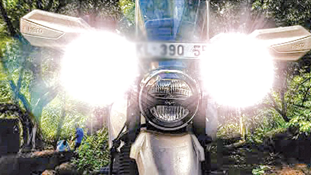    ఆ లైట్లు ప్రాణాలు తీస్తున్నాయ్‌!