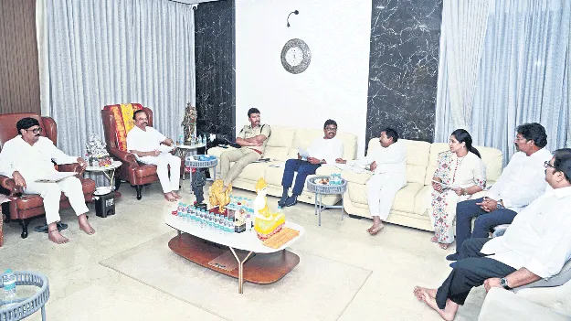 సాగు, తాగునీటి సమస్యలపై దృష్టి