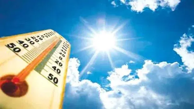 పగలు ఉక్కపోత.. రాత్రి చలి