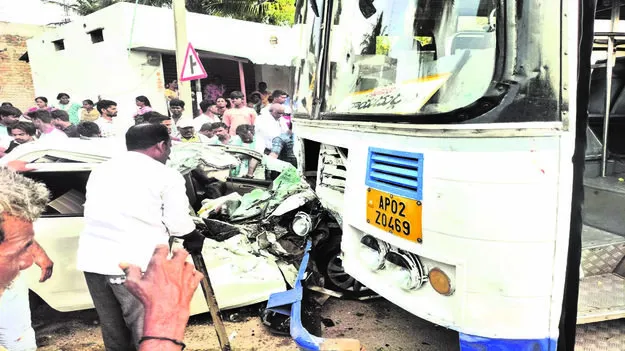 HIGH WAY: ప్రమాదకరంగా గూబనపల్లి వద్ద హైవే