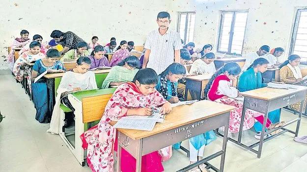 పది పరీక్షలకు ఏర్పాట్లు 