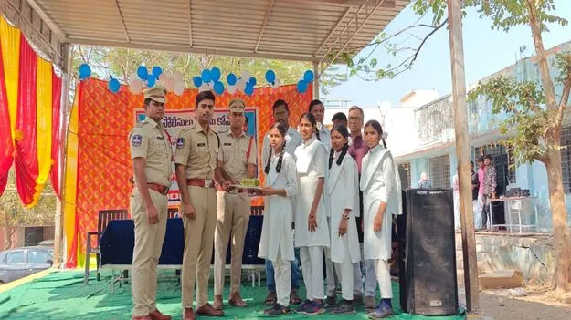 kumaram bheem asifabad-విద్యార్థులు పరీక్షలపై భయం వీడాలి