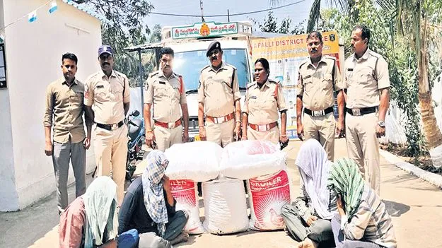 120 కిలోల గంజాయితో నలుగురి అరెస్టు